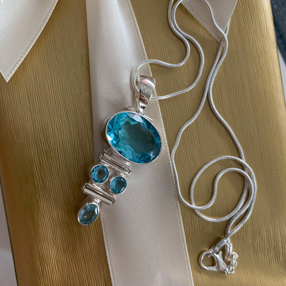 Gorgeous Faceted Blue Topaz 925 Pendant and Chain - Picture 2 of 7